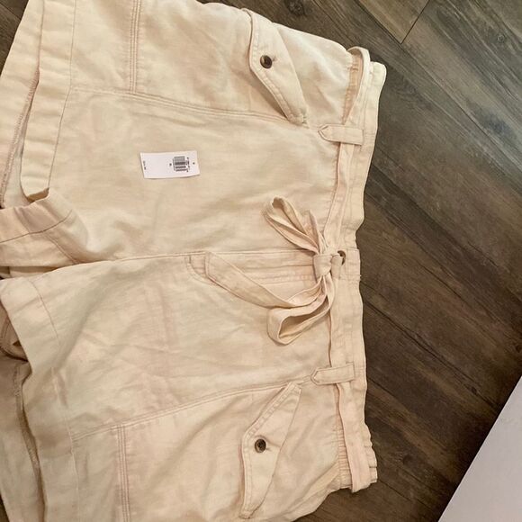 Old Navy Off White Cotton Shorts- New w/ Partial Tags - Picture 2 of 10